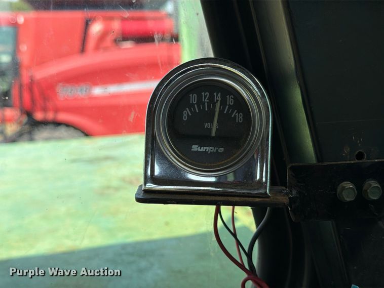 image for item EP7545 1981 John Deere Turbo 7720 combine