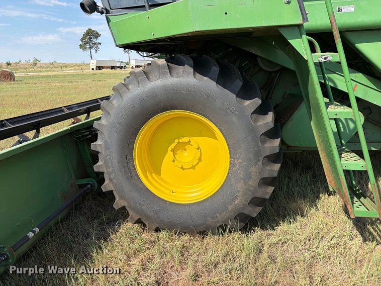 image for item EP7545 1981 John Deere Turbo 7720 combine