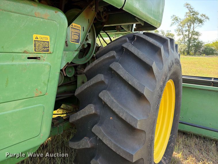 image for item EP7545 1981 John Deere Turbo 7720 combine