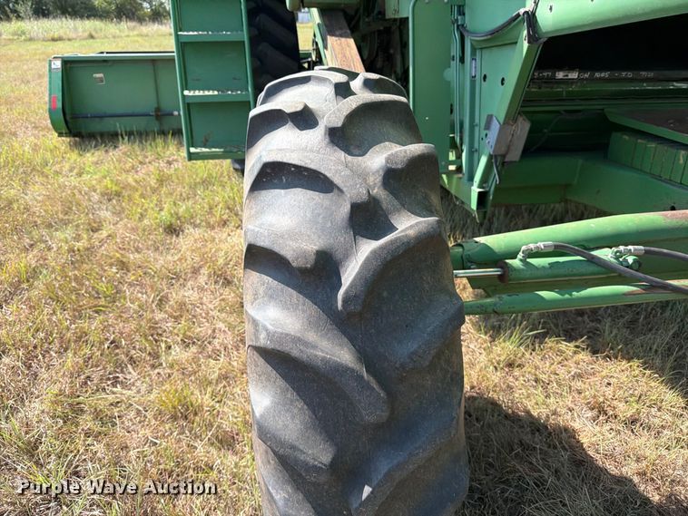 image for item EP7545 1981 John Deere Turbo 7720 combine