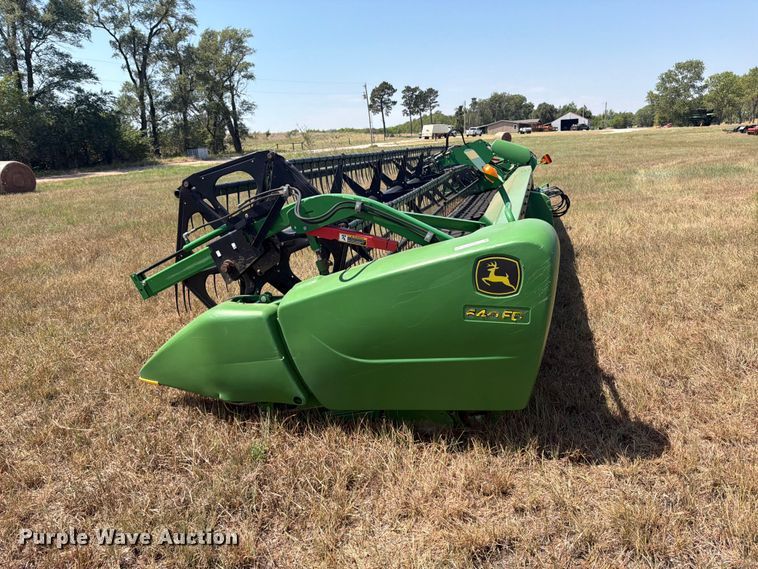 image for item EP7548 2014 John Deere 640FD flex draper head