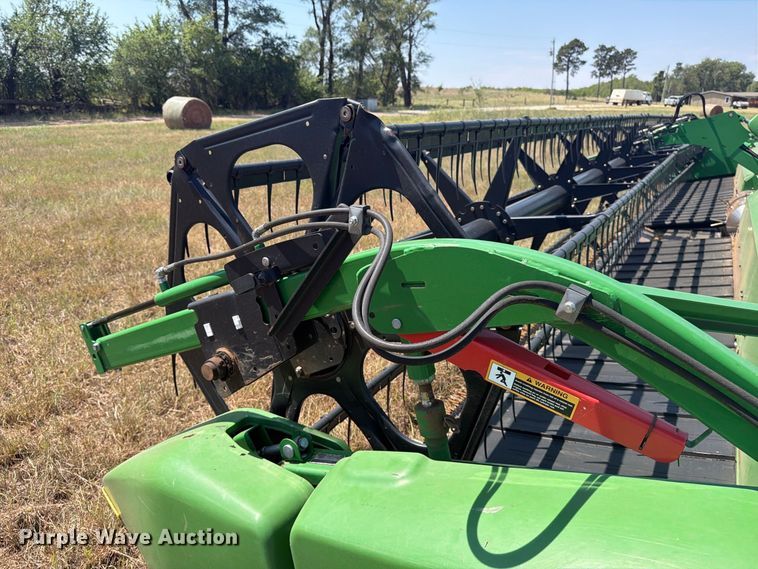 image for item EP7548 2014 John Deere 640FD flex draper head