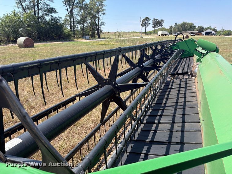 image for item EP7548 2014 John Deere 640FD flex draper head