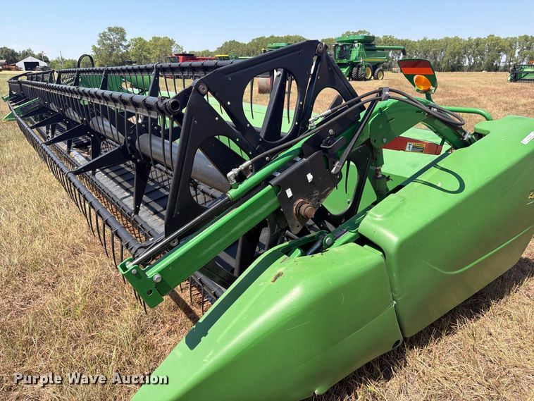 image for item EP7548 2014 John Deere 640FD flex draper head