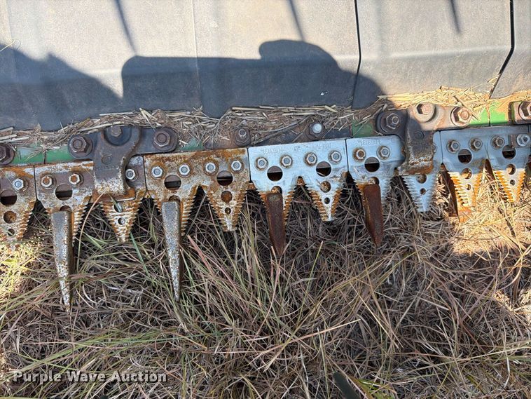 image for item EP7548 2014 John Deere 640FD flex draper head