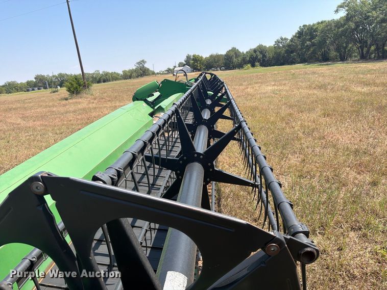 image for item EP7548 2014 John Deere 640FD flex draper head