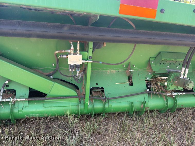 image for item EP7548 2014 John Deere 640FD flex draper head