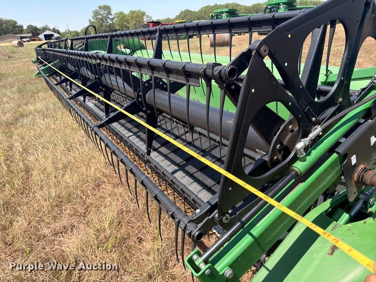 image for item EP7548 2014 John Deere 640FD flex draper head