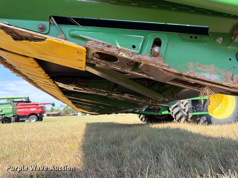 image for item EP7548 2014 John Deere 640FD flex draper head