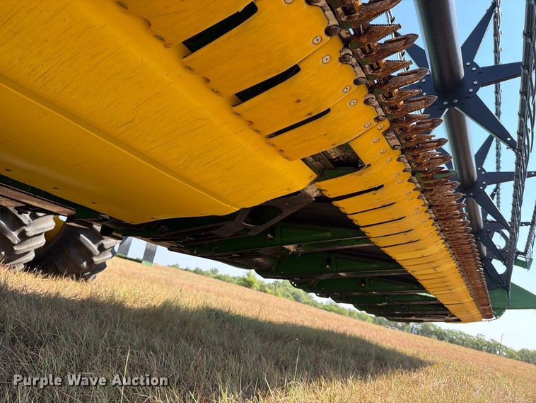 image for item EP7548 2014 John Deere 640FD flex draper head