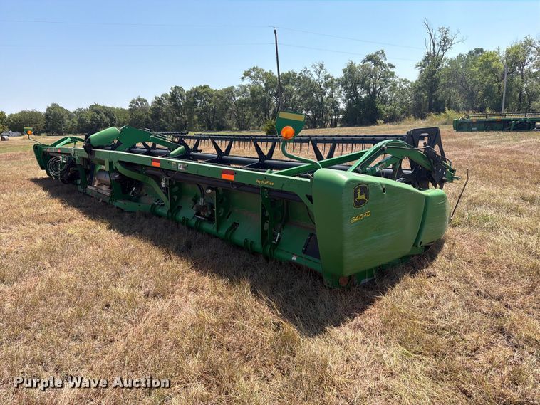 image for item EP7549 2012 John Deere 640FD flex draper head