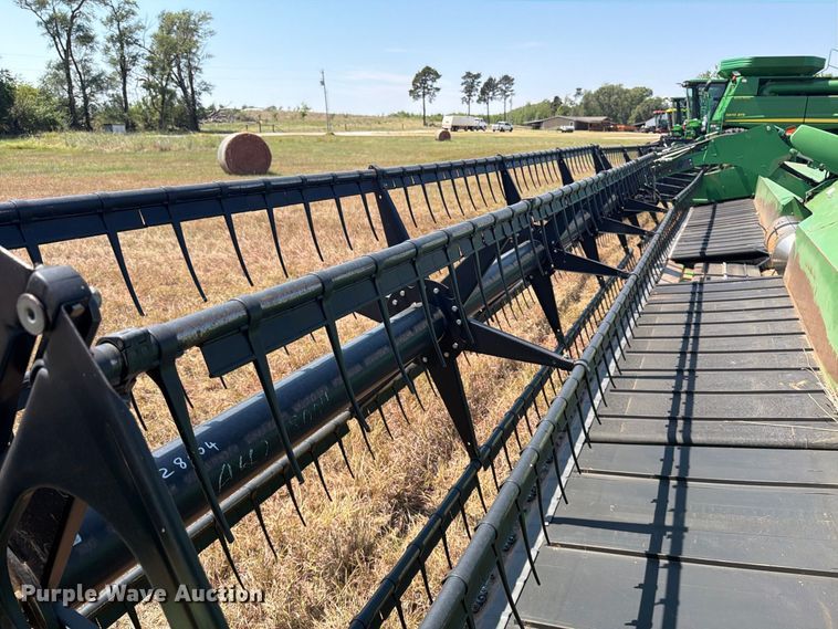 image for item EP7549 2012 John Deere 640FD flex draper head