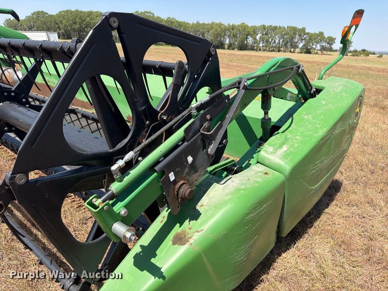 image for item EP7549 2012 John Deere 640FD flex draper head