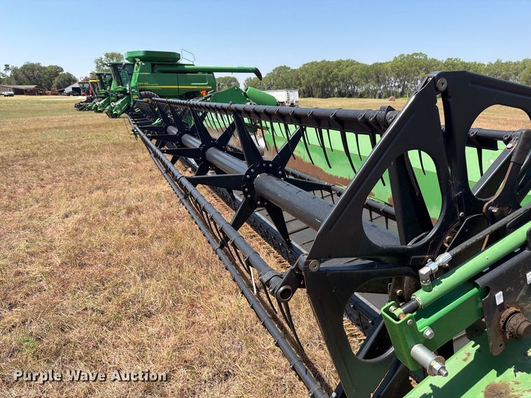 image for item EP7549 2012 John Deere 640FD flex draper head