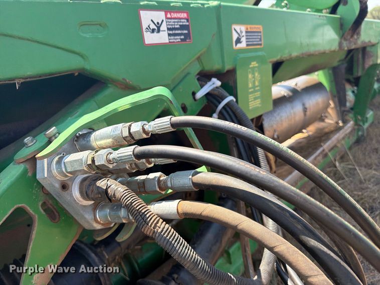 image for item EP7549 2012 John Deere 640FD flex draper head