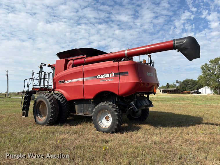 image for item EP7551 2008 Case IH AFX7010 Axial-Flow combine