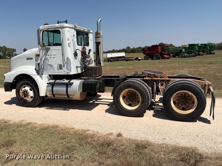 image for item EP7555 1999 International 9100 semi truck