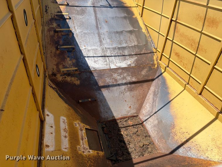 image for item EP7556 1998 Maurer 3622 grain trailer