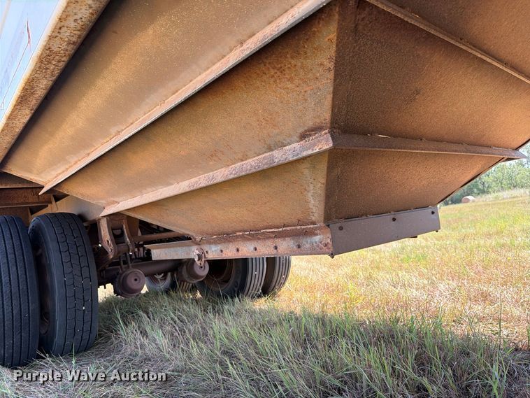 image for item EP7556 1998 Maurer 3622 grain trailer