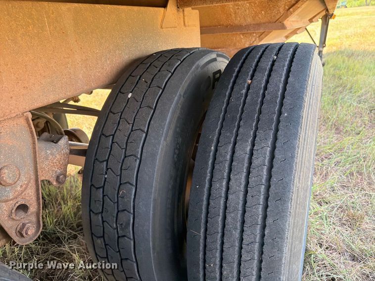 image for item EP7556 1998 Maurer 3622 grain trailer