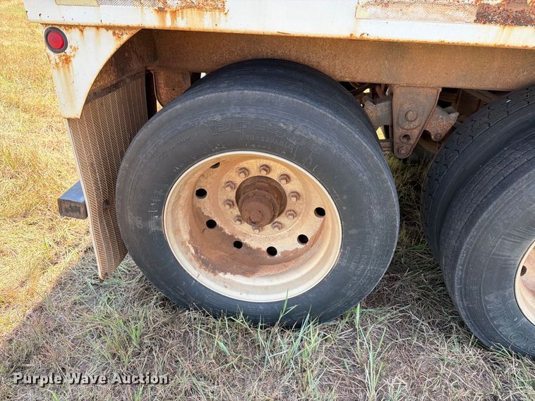 image for item EP7556 1998 Maurer 3622 grain trailer