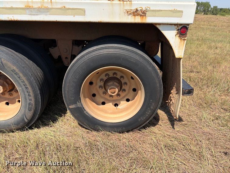 image for item EP7556 1998 Maurer 3622 grain trailer