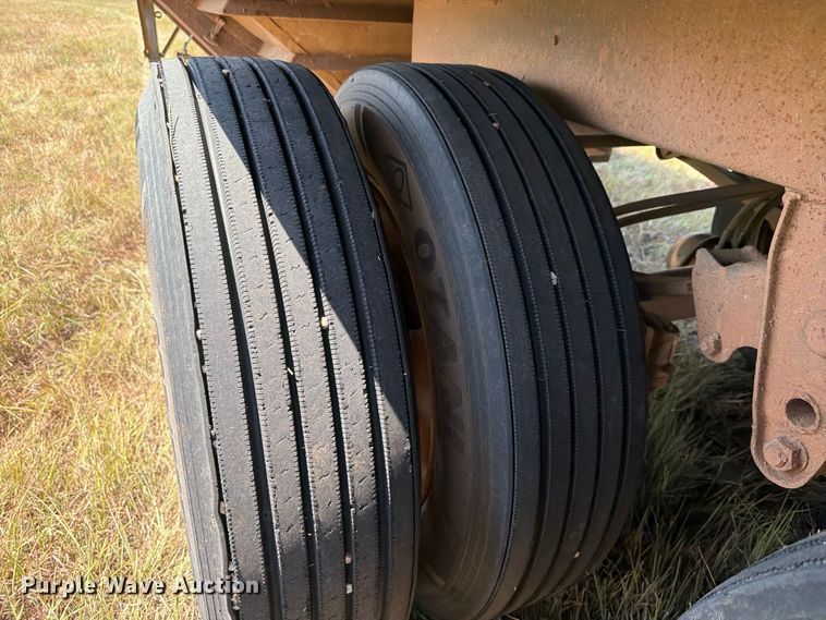 image for item EP7556 1998 Maurer 3622 grain trailer