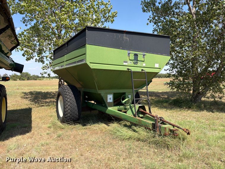 image for item EP7557 Brent 770 grain cart