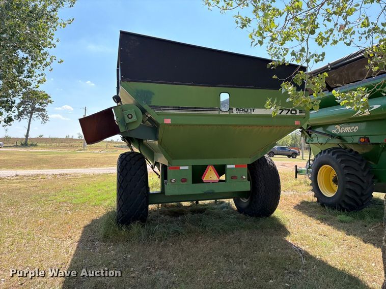 image for item EP7557 Brent 770 grain cart