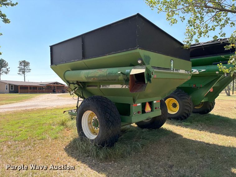image for item EP7557 Brent 770 grain cart