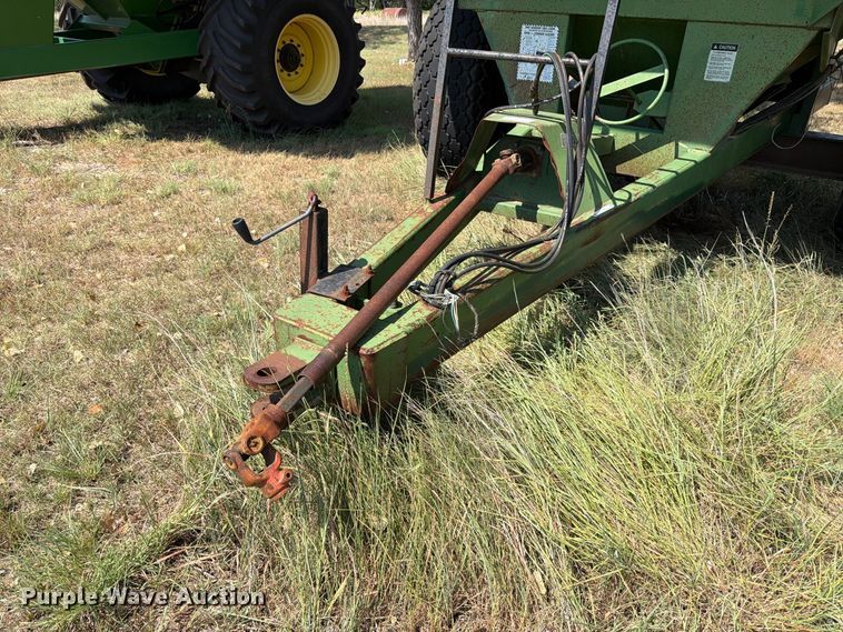 image for item EP7557 Brent 770 grain cart