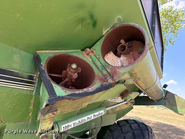 image for item EP7557 Brent 770 grain cart