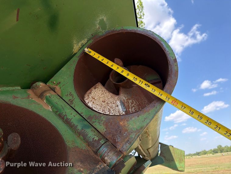image for item EP7557 Brent 770 grain cart