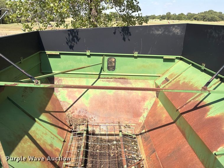 image for item EP7557 Brent 770 grain cart
