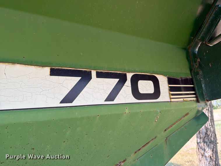 image for item EP7557 Brent 770 grain cart