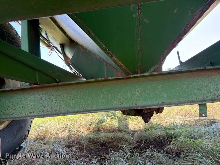 image for item EP7557 Brent 770 grain cart