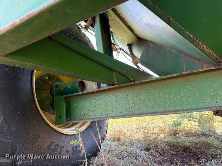 image for item EP7557 Brent 770 grain cart