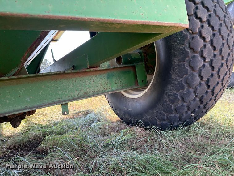 image for item EP7557 Brent 770 grain cart