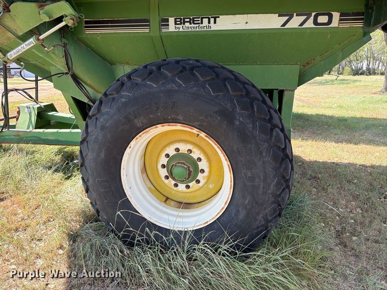 image for item EP7557 Brent 770 grain cart