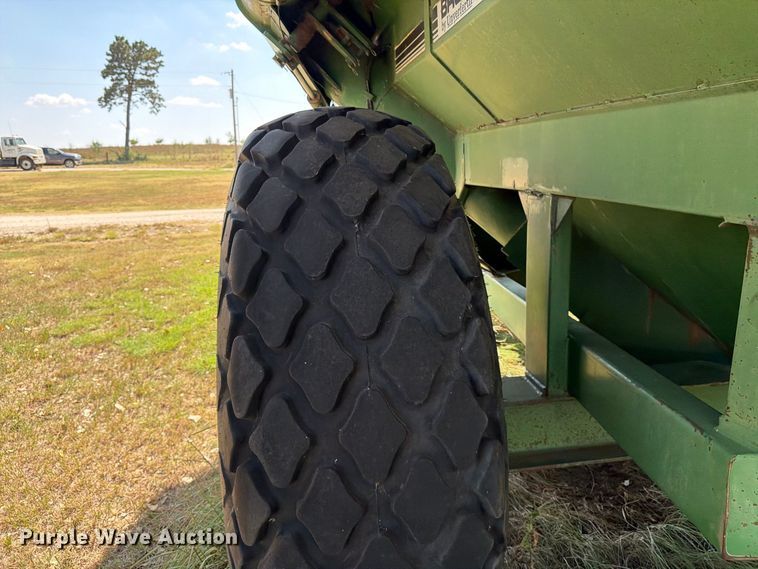 image for item EP7557 Brent 770 grain cart