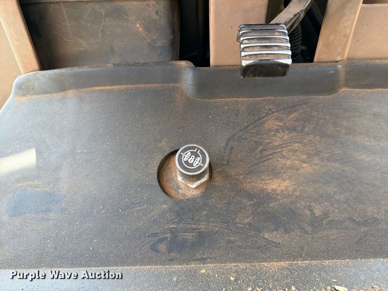 image for item EP7559 1997 John Deere 9100 4WD tractor