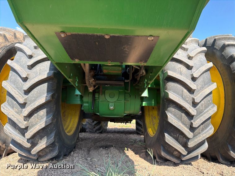 image for item EP7559 1997 John Deere 9100 4WD tractor