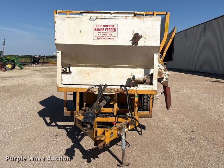 image for item EP7560 2009 Vermeer BP8000 bale processor