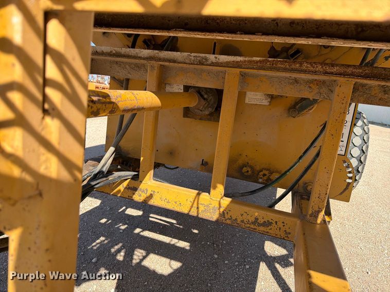 image for item EP7560 2009 Vermeer BP8000 bale processor