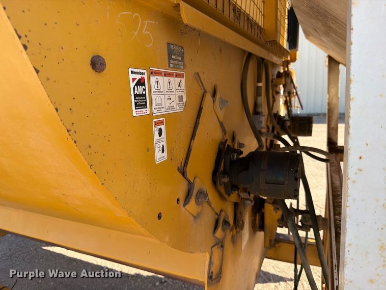 image for item EP7560 2009 Vermeer BP8000 bale processor