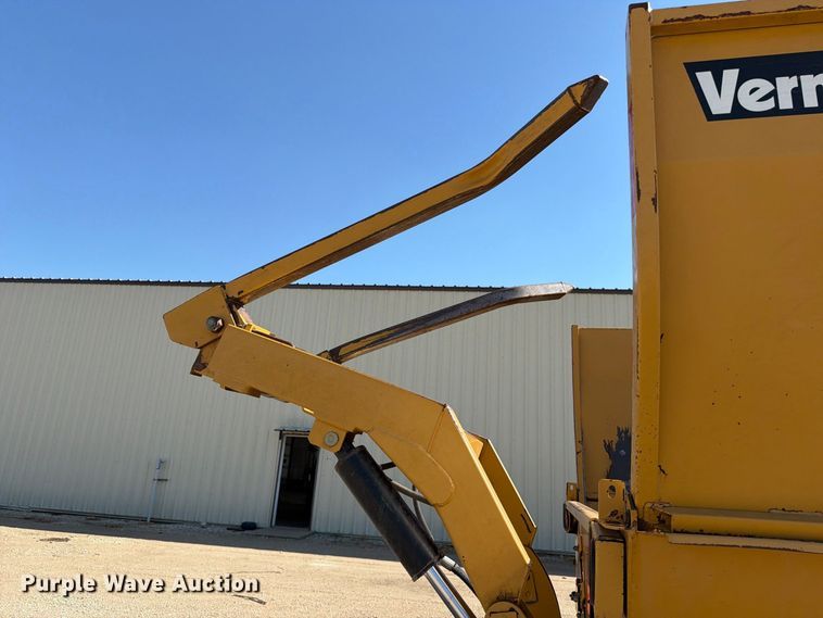 image for item EP7560 2009 Vermeer BP8000 bale processor