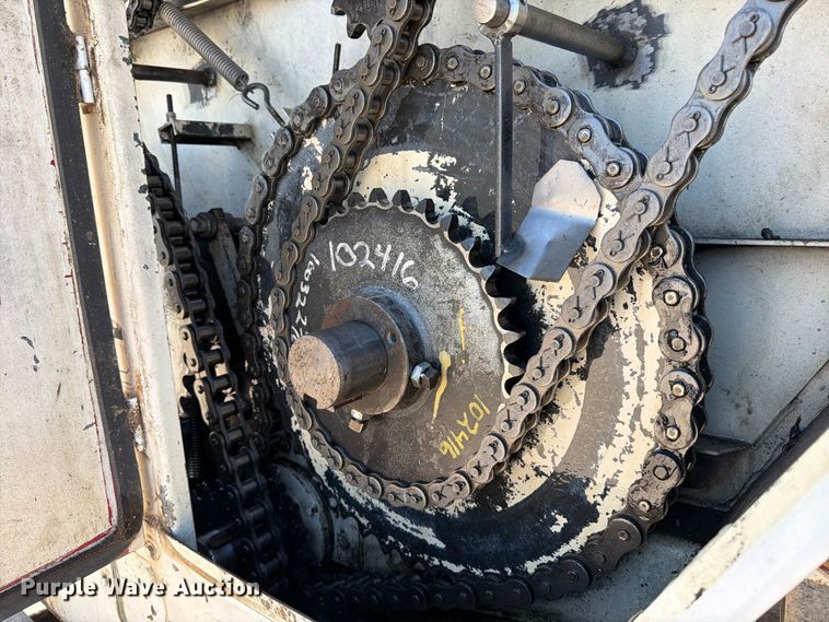 image for item EP7561 1987 Ford LN375 feed mixer truck