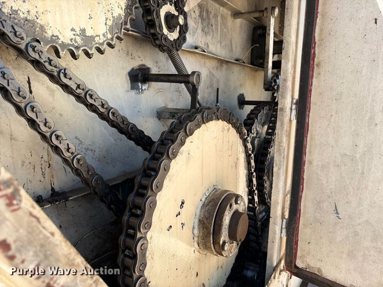 image for item EP7561 1987 Ford LN375 feed mixer truck