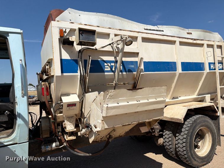 image for item EP7561 1987 Ford LN375 feed mixer truck