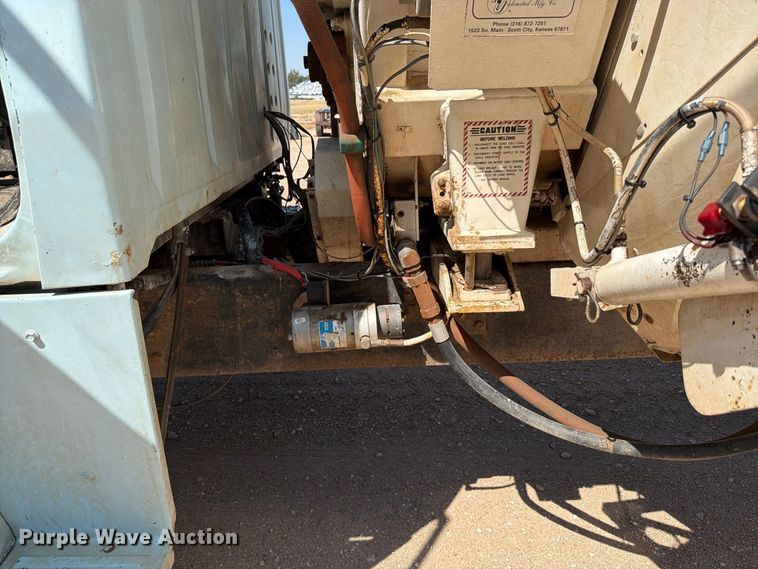 image for item EP7561 1987 Ford LN375 feed mixer truck